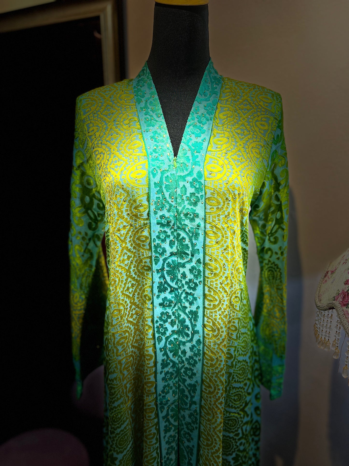 Opel Long Kebaya